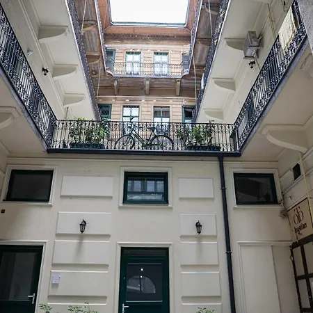 Ozone One 布达佩斯