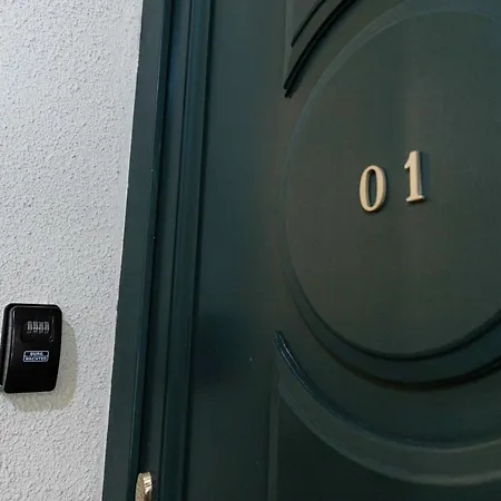 Ozone One Apartament *