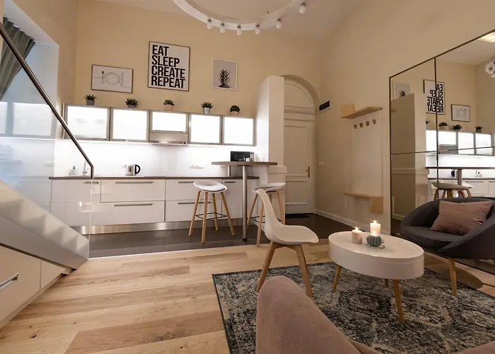 Ozone One Apartament *